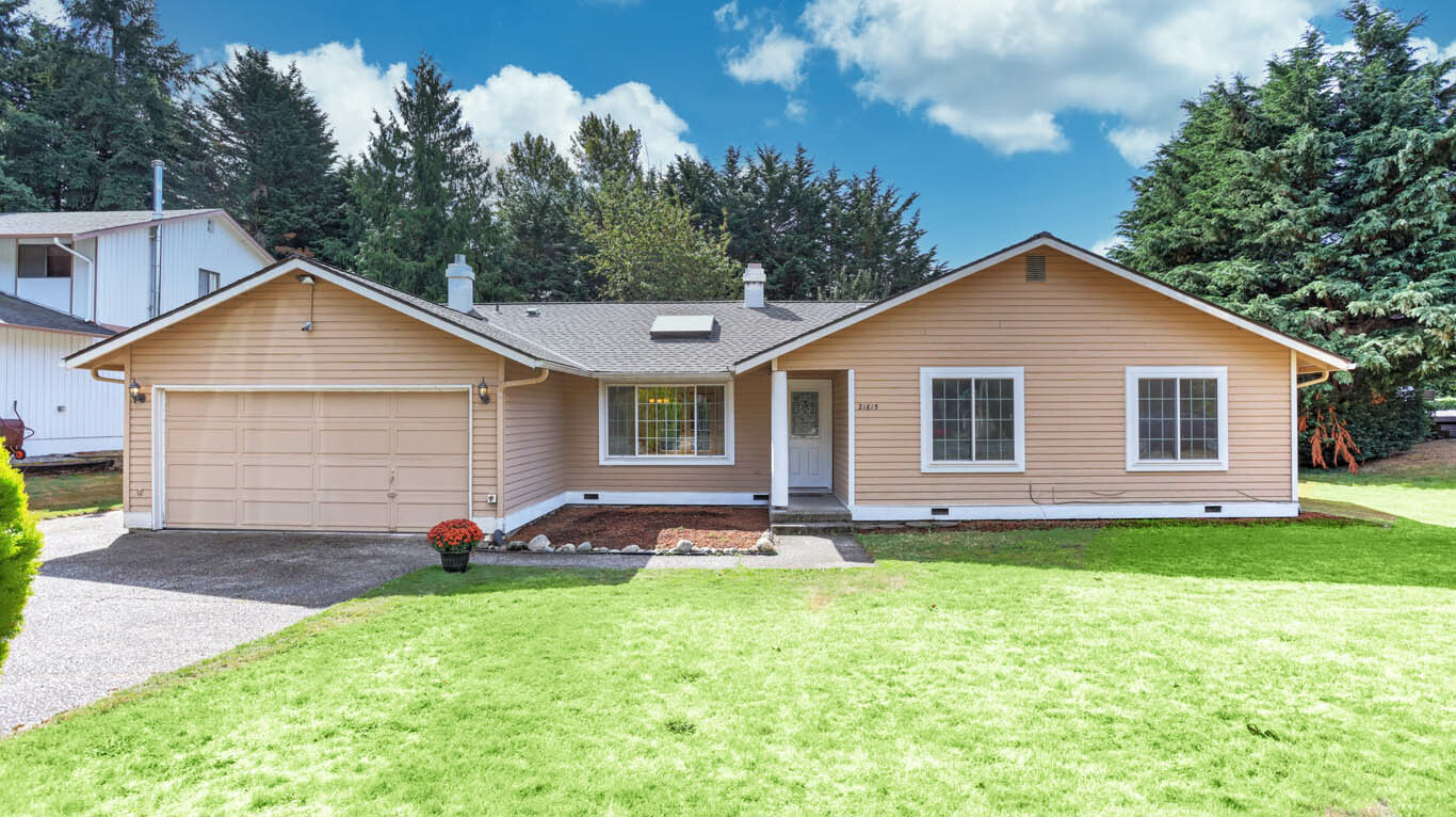 Property Photo:  21615 NE 17th Place  WA 98074 