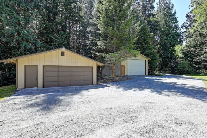 Property Photo: Exteriors 122 W Mountain View Rd WA 98282