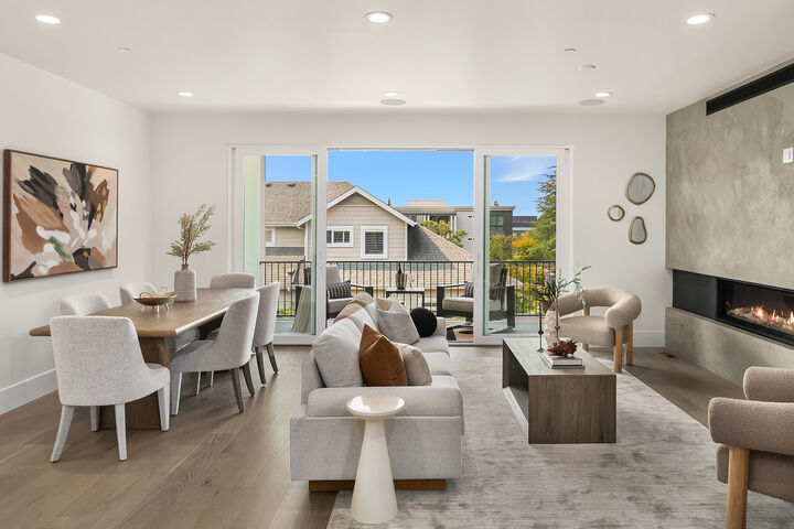 Property Photo: 138 8th Court WA 98033