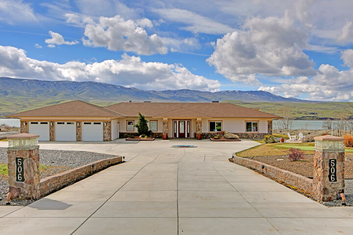 506 Lakeside Wy SW  Mattawa WA 99349 photo