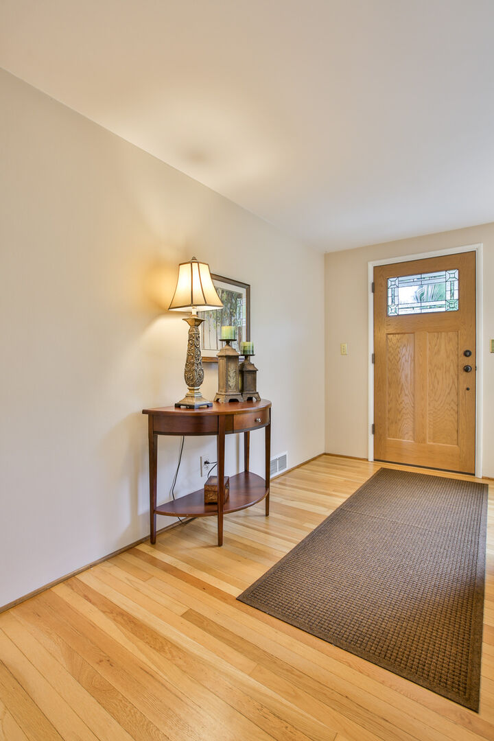 Property Photo: Foyer 2608 NW 97th St WA 98117