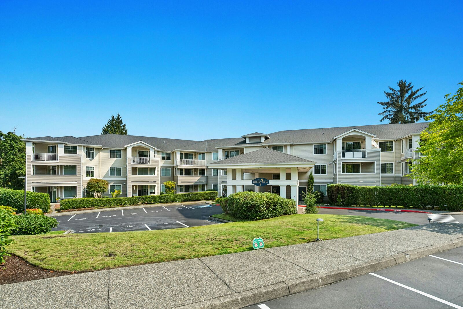 Property Photo:  2244  132nd Avenue SE B208  WA 98005 