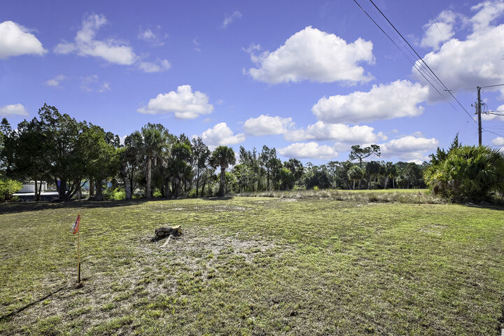 Property Photo: 3202 Rose Arbor Drive FL 34607