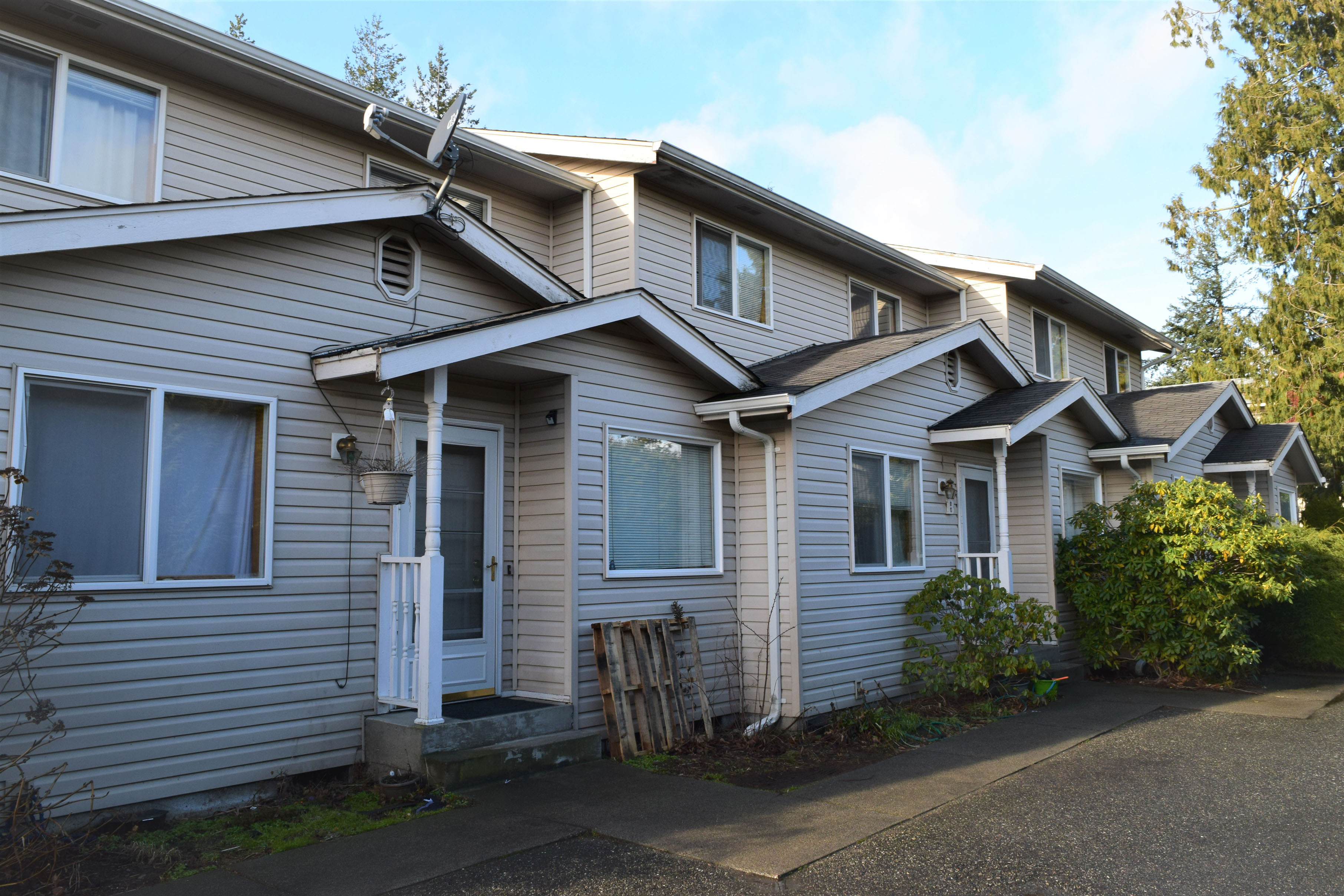 Property Photo: Exterior Views 710 Drayton St WA 98264