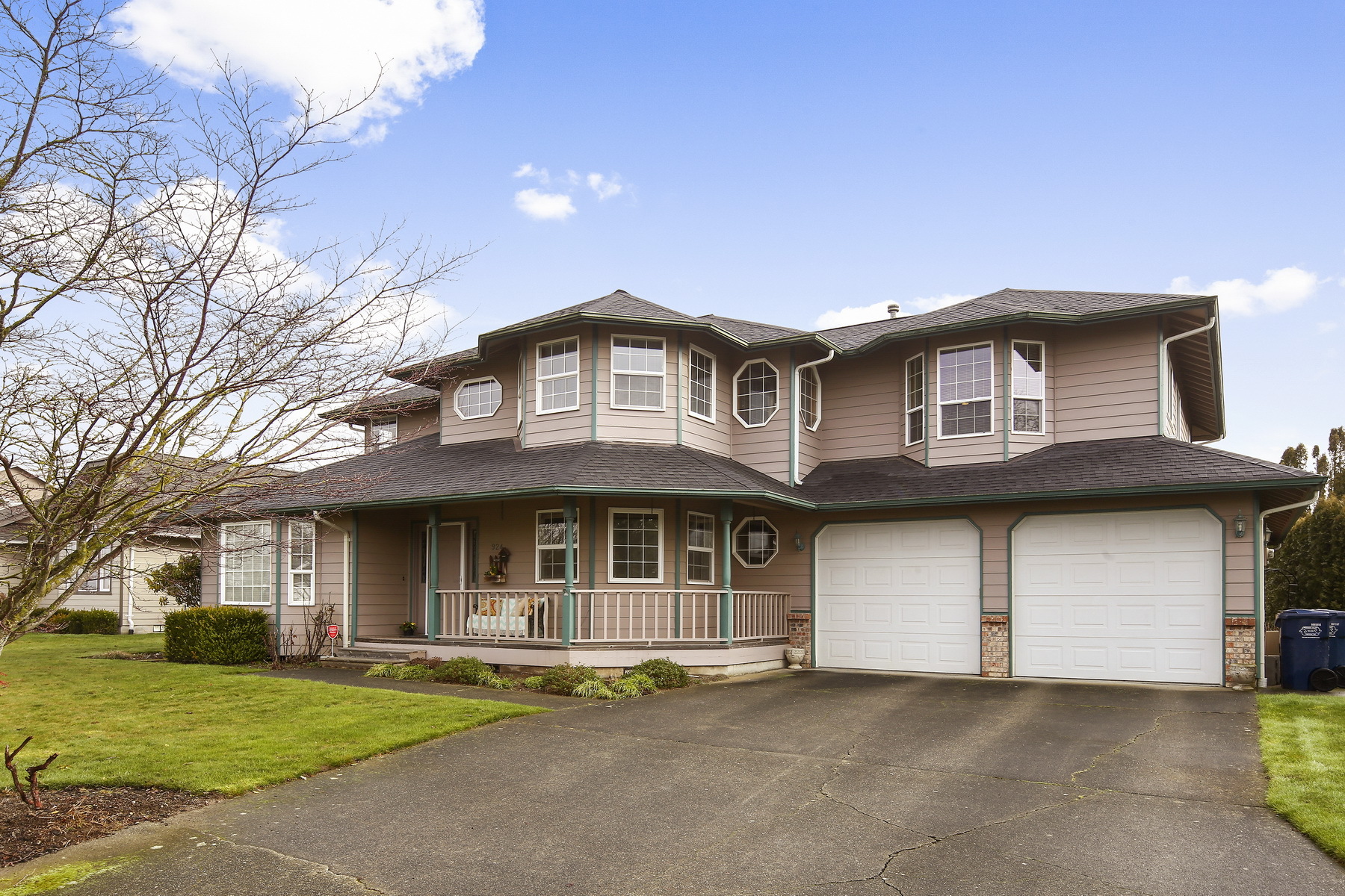 Property Photo: Proudly Presenting... 924 19th Street WA 98264