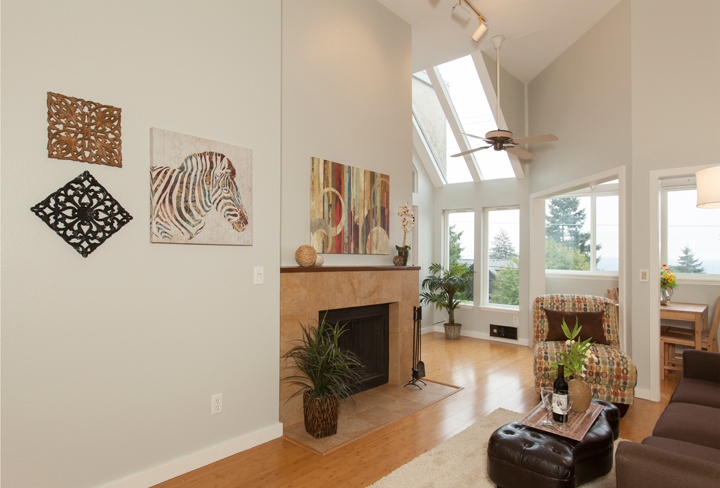 Property Photo: Living room 301 22nd Ave E 5B  WA 98112 