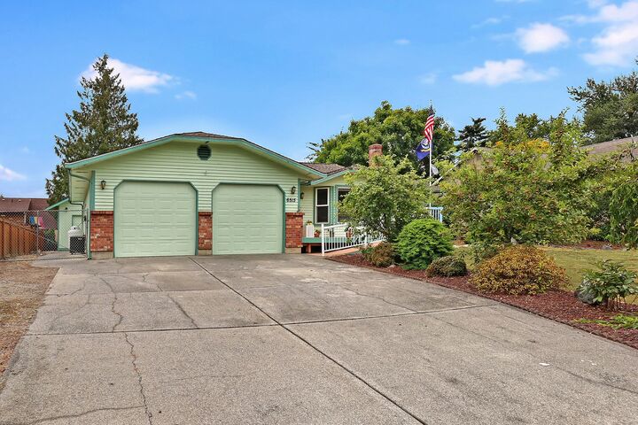 Property Photo:  6515 67th Place NE  WA 98270 
