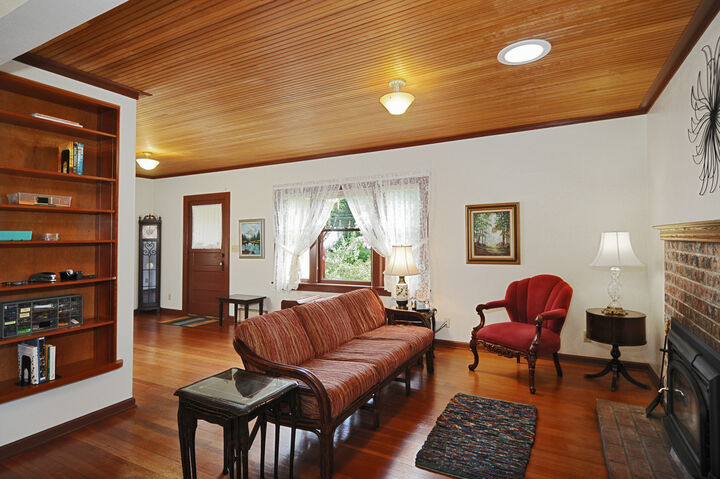 Property Photo: Living & dining room 11227 132nd Ave NE  WA 98033 