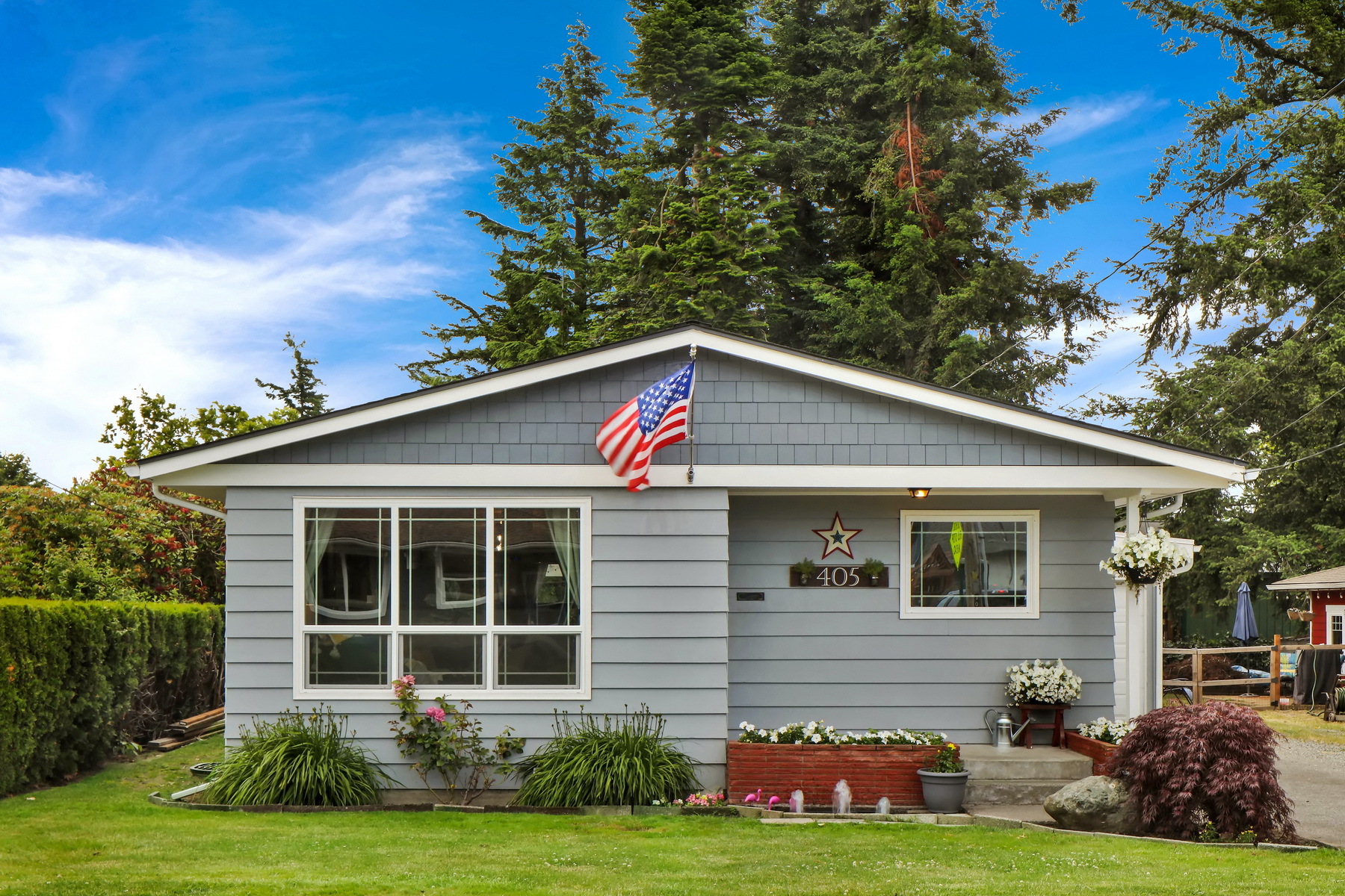 Property Photo: Exterior Photos 405 S 17th St WA 98264
