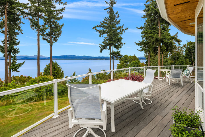 Property Photo: Exterior 715  Tillicum Way  WA 98282 
