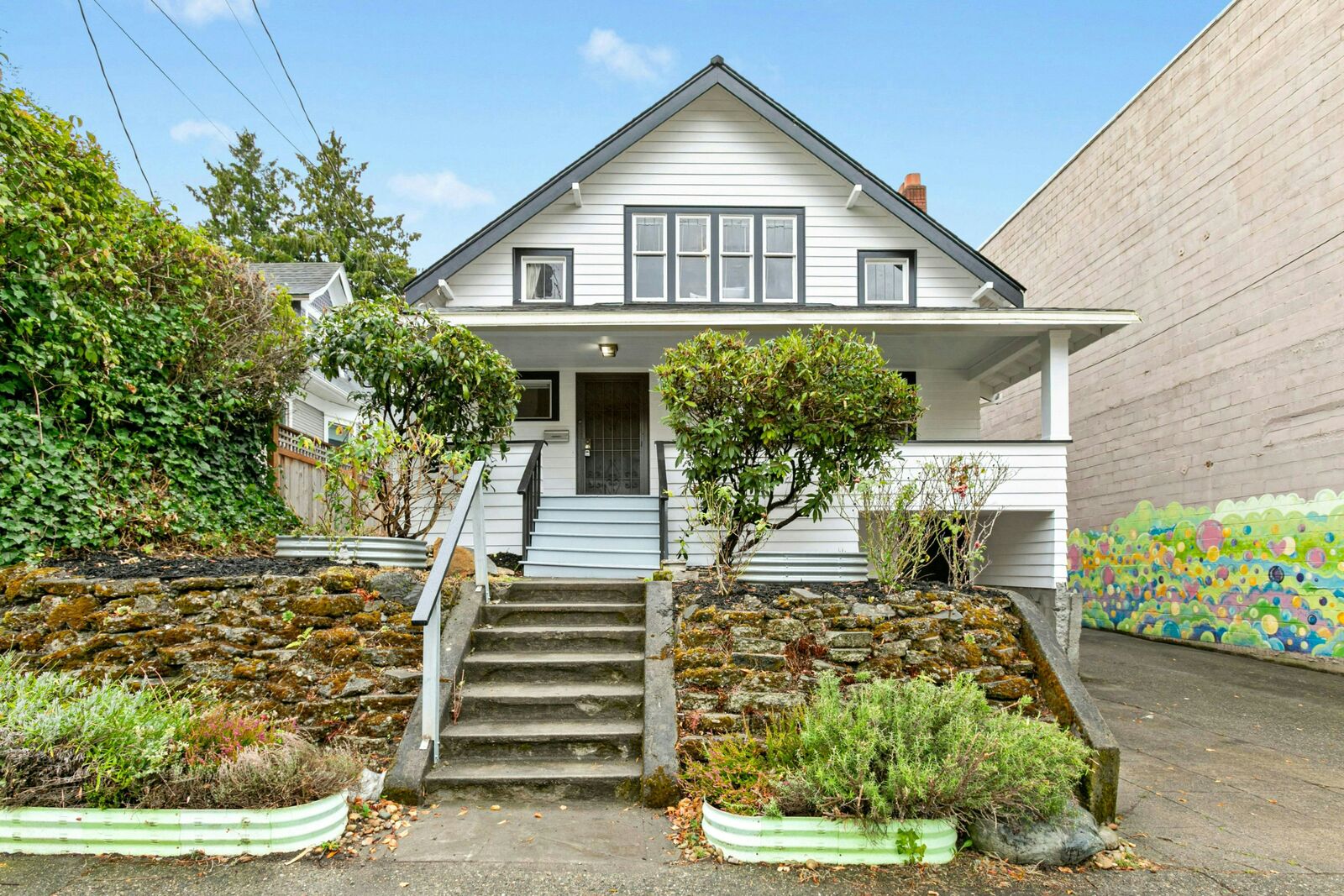 Property Photo: 1009 NE 70th Street WA 98115