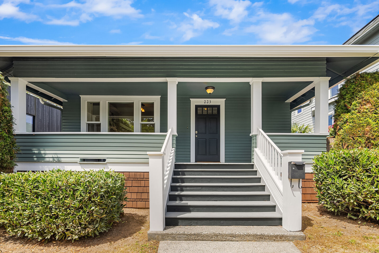 Property Photo:  223  29th Avenue E  WA 98112 