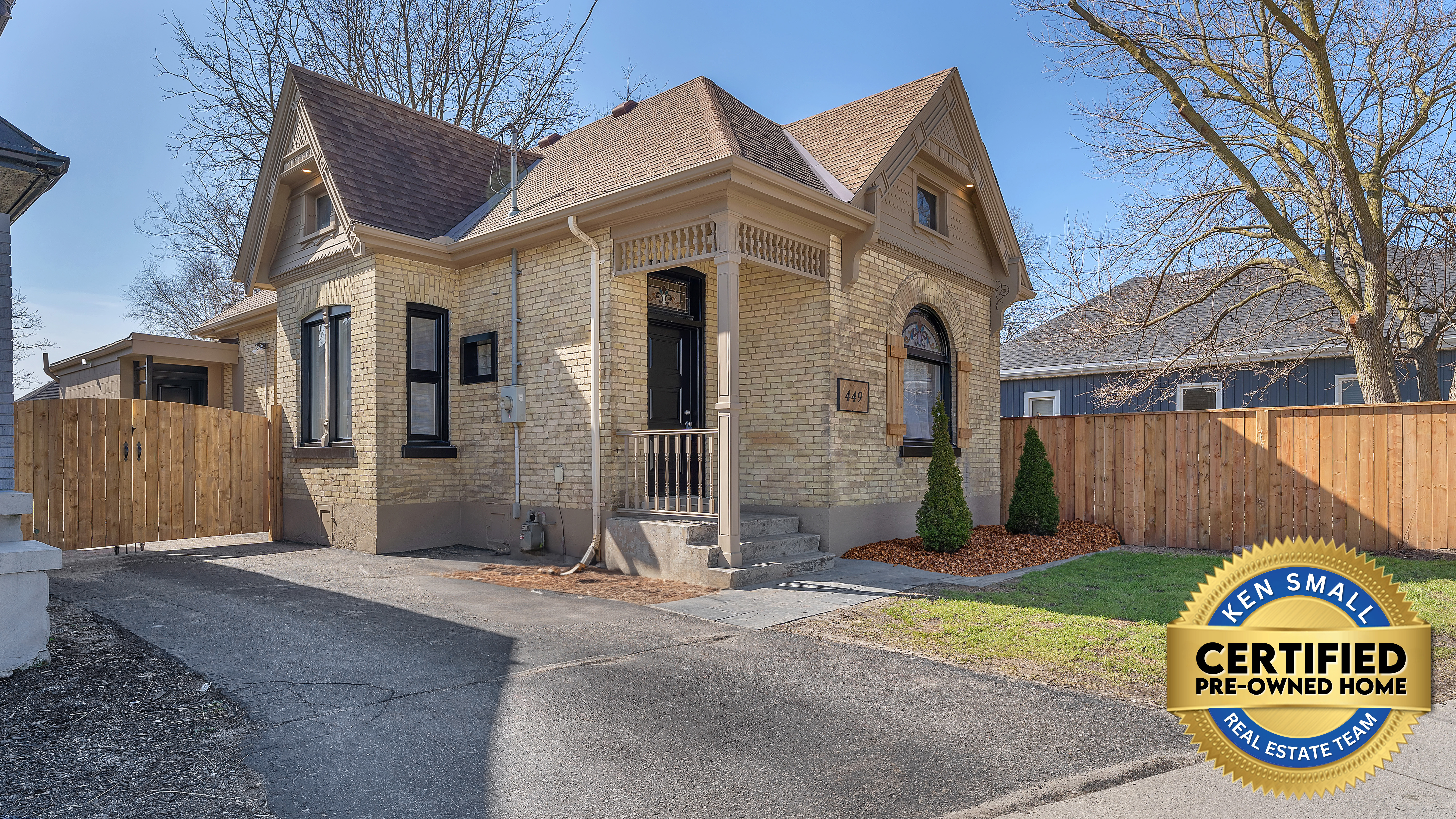 Property Photo: 449 Hamilton Road ON N5Z 1S2