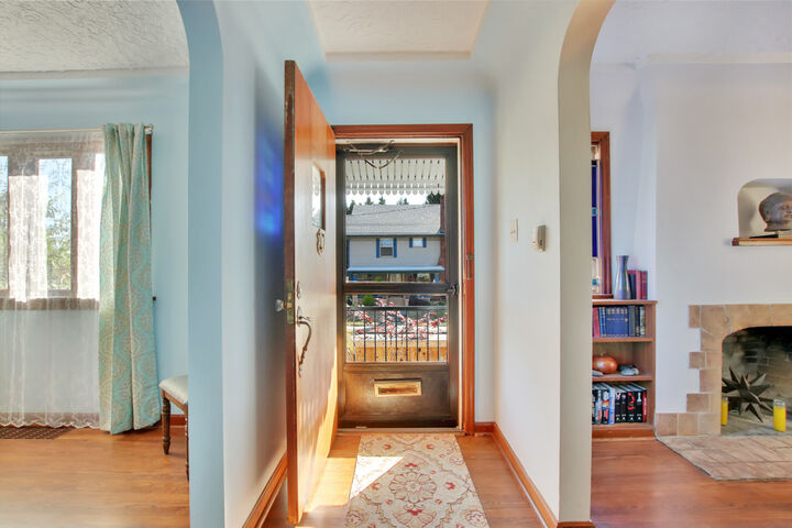 Property Photo: 716 S Union Ave WA 98405