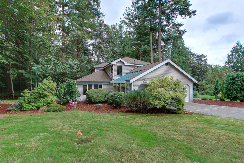 Property Photo: 13704 180th Ave NE WA 98052