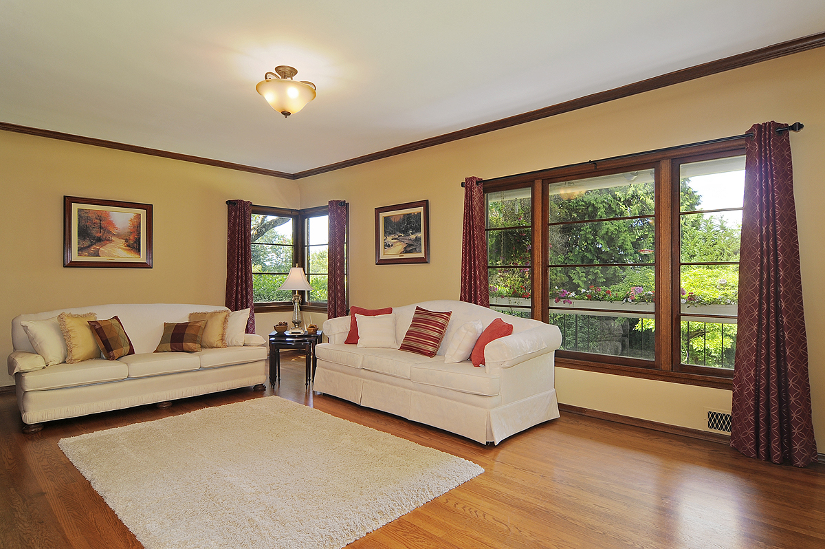 Property Photo: Living room/dining room/kitchen 3030ne 98th St  WA 98115 