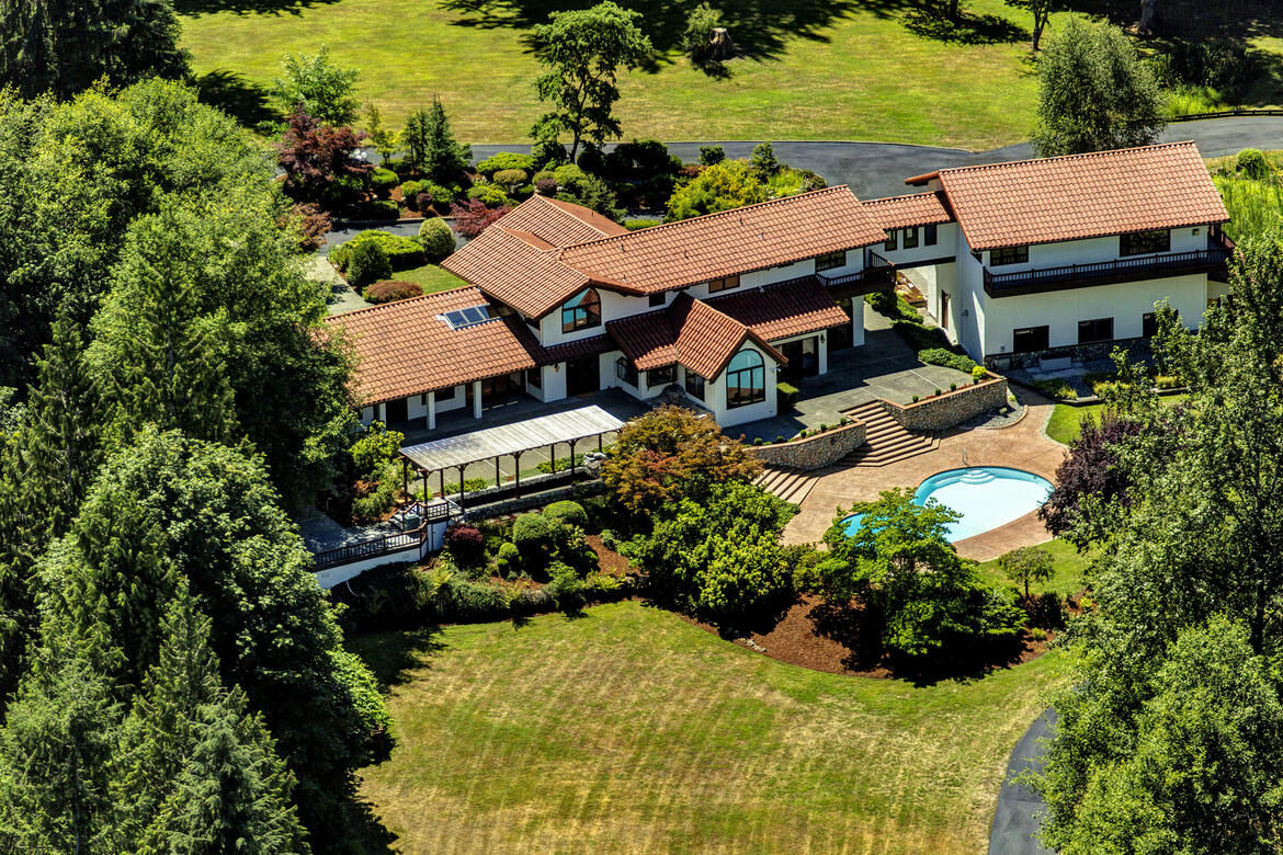 Property Photo: 14212 134th Dr SE WA 98290