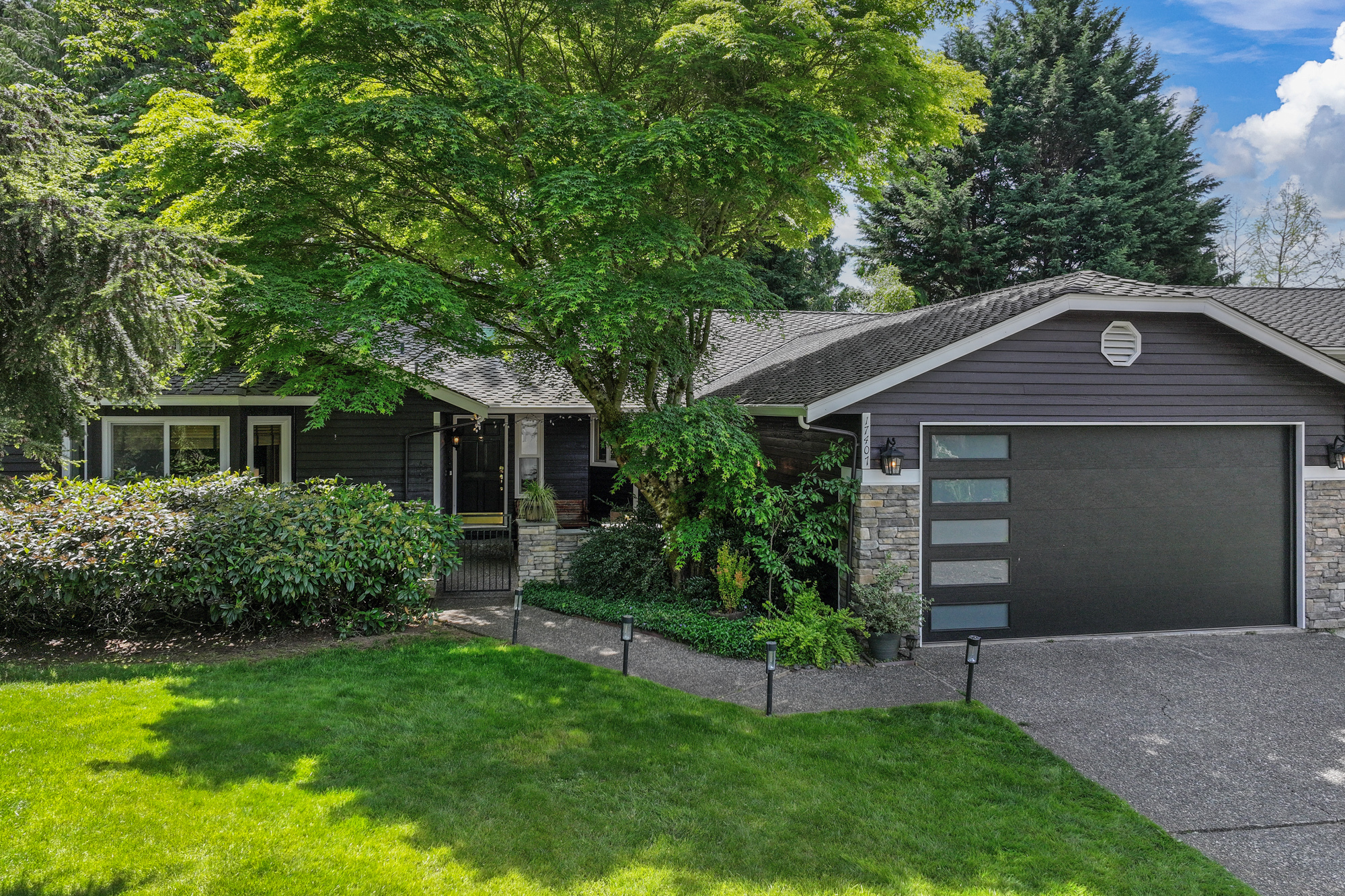 Property Photo: 17407 NE 138th Street WA 98052