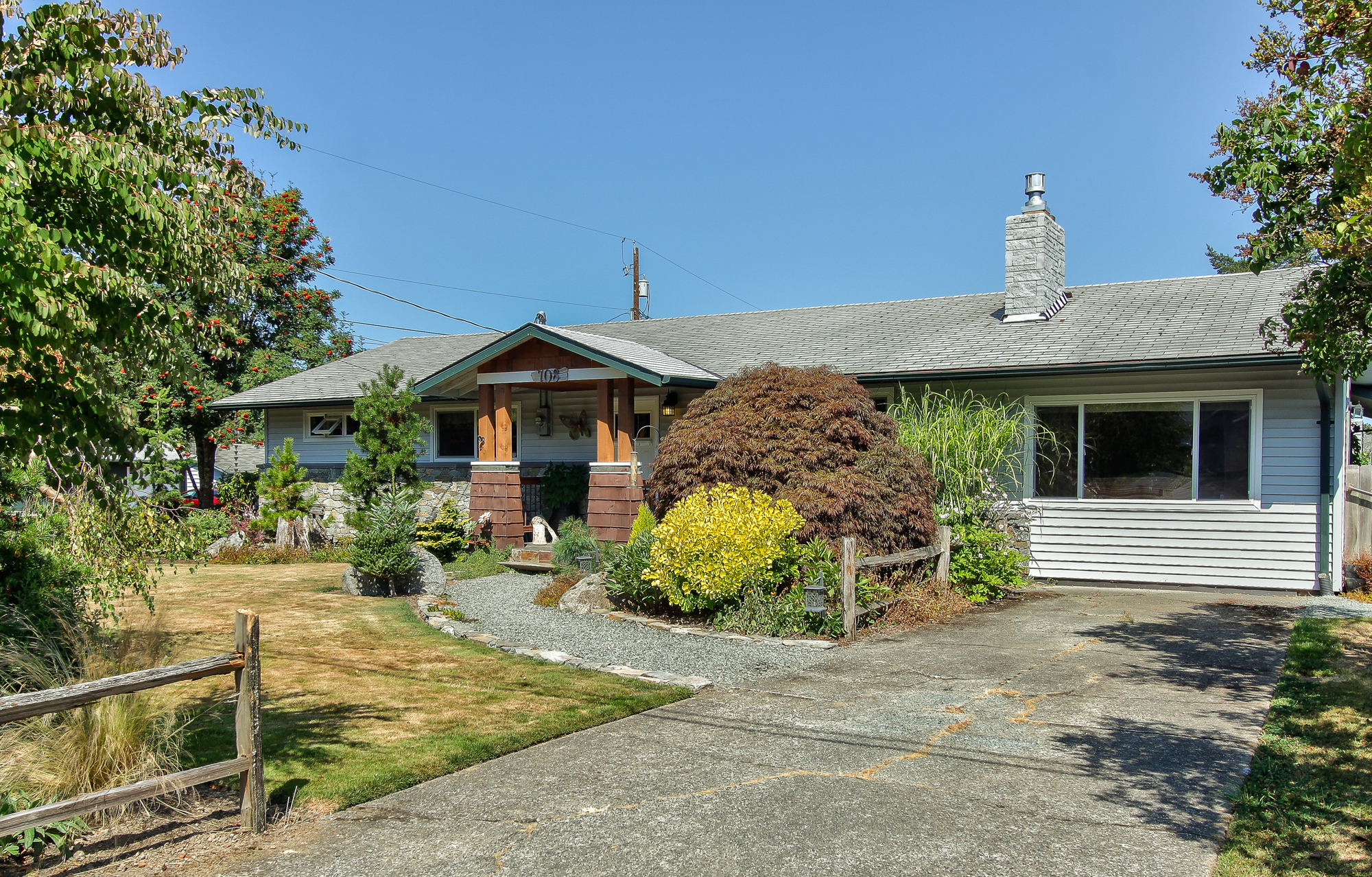 Property Photo: 708 41st Place WA 98221