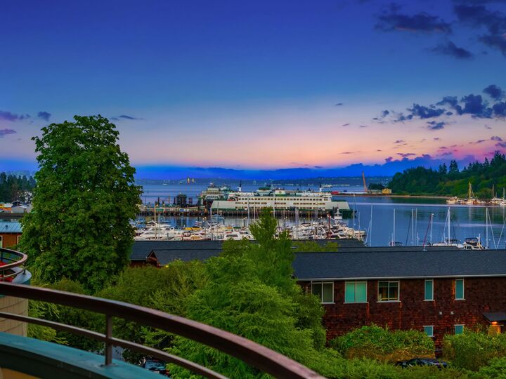 Property Photo: 450 Wood Ave SW Unit 3B 450  Wood Avenue SW 3B  WA 98110 