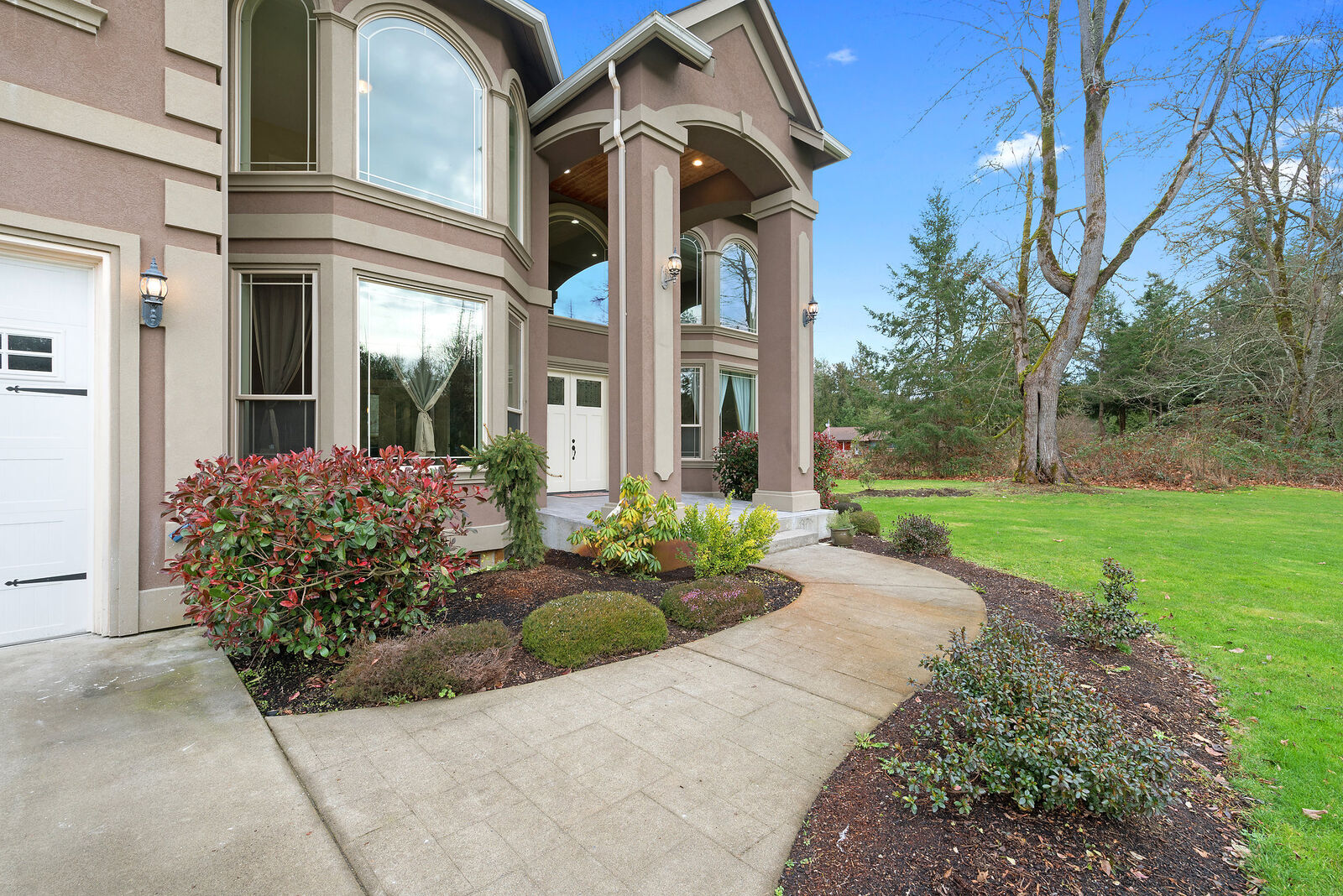 Property Photo:  11815 217th St E  WA 98338 
