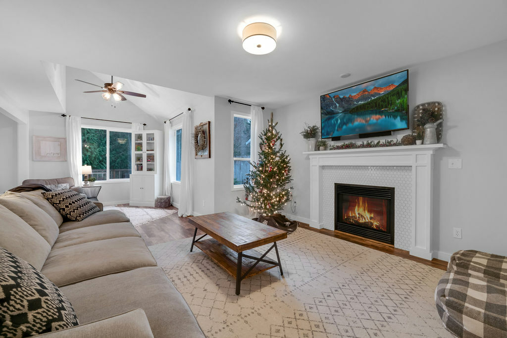 Property Photo: 627 125th Ave NE WA 98258