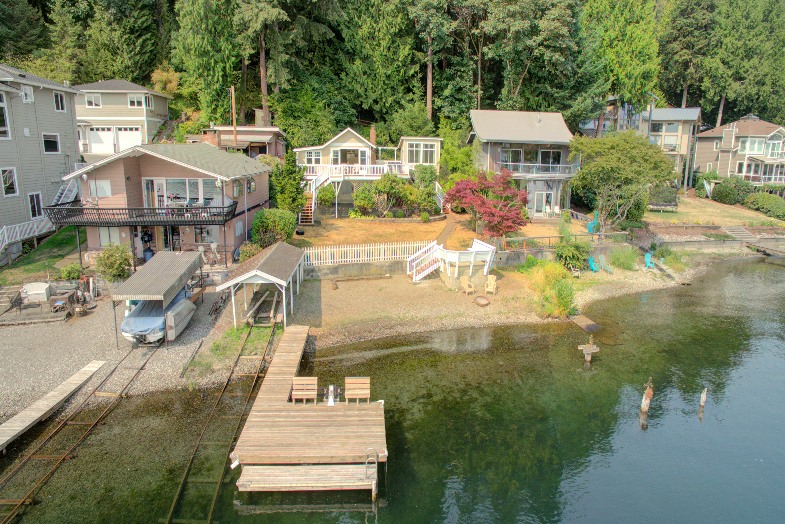 Property Photo:  562 W Lake Sammamish Parkway SE  WA 98008 