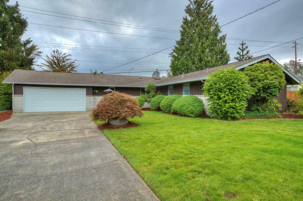 Property Photo:  124 SW 312th Place  WA 98023 