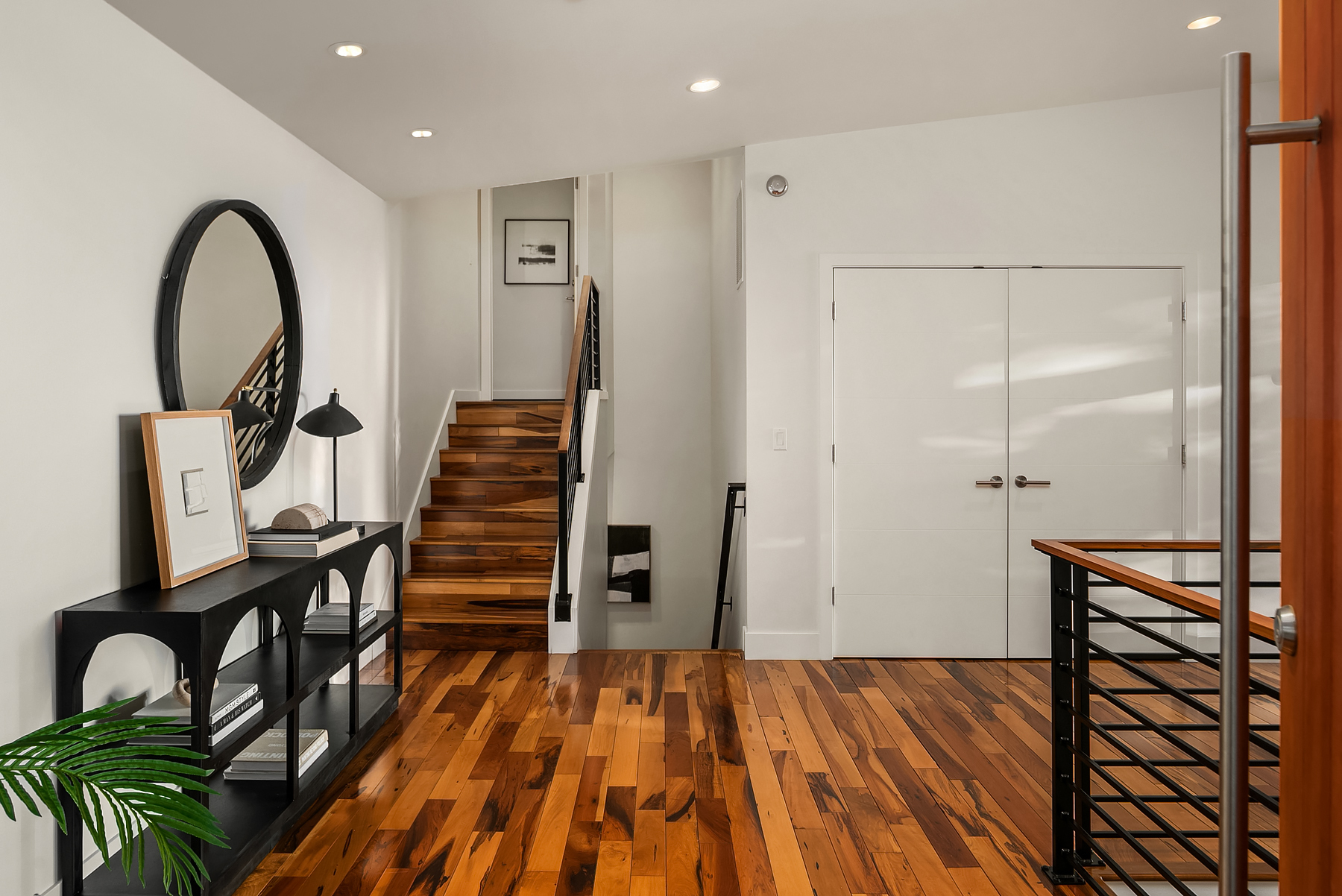 Property Photo: 747 14th Avenue W WA 98033
