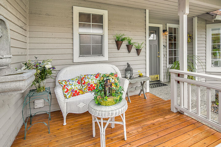 Property Photo: Porch 1837 230th Ave NE WA 98074