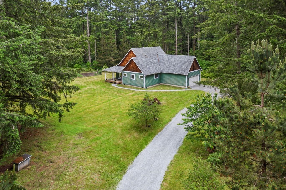 Property Photo:  586 Cook Rd  WA 98282 