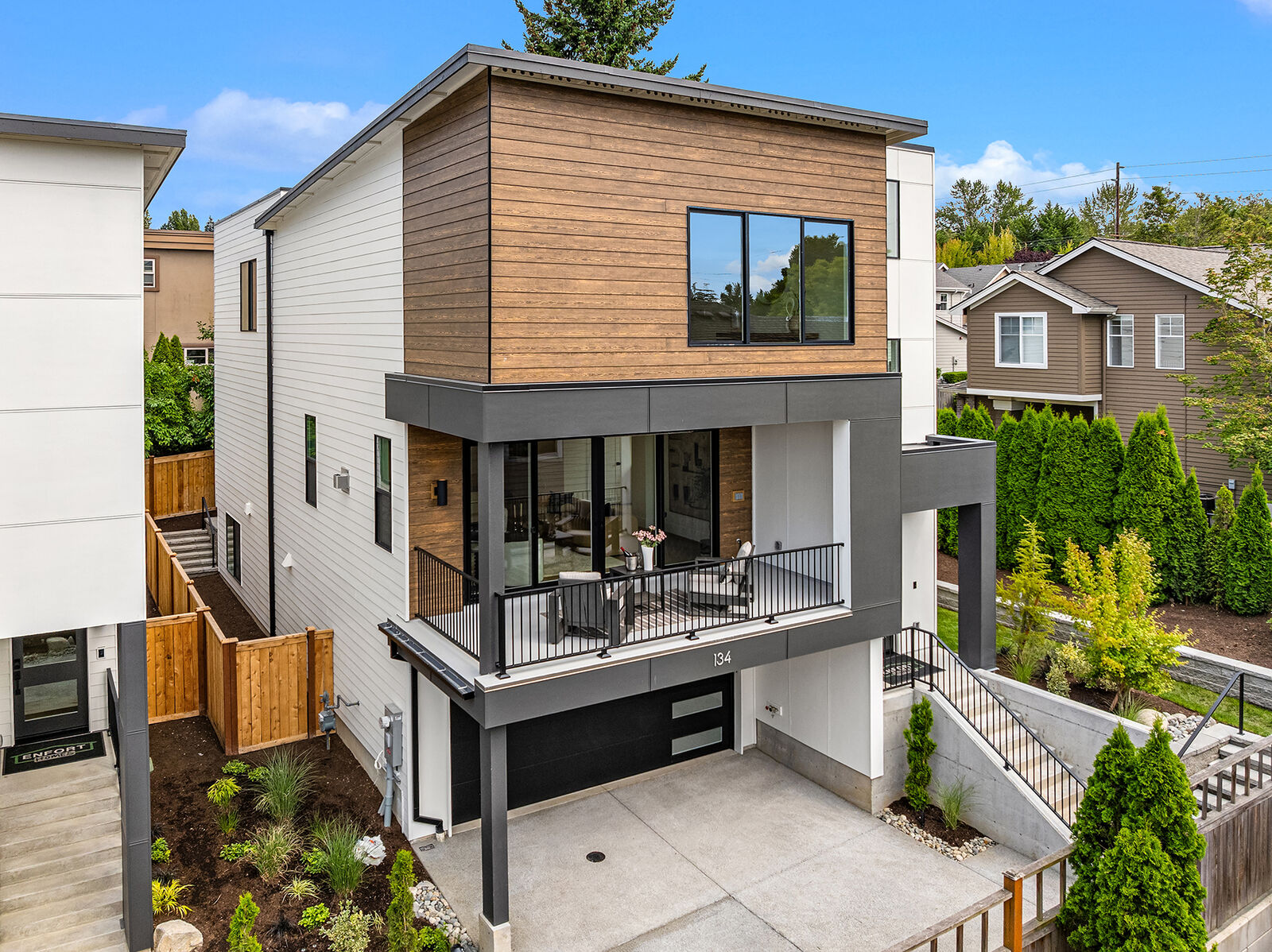 Property Photo:  134  8th Court  WA 98033 