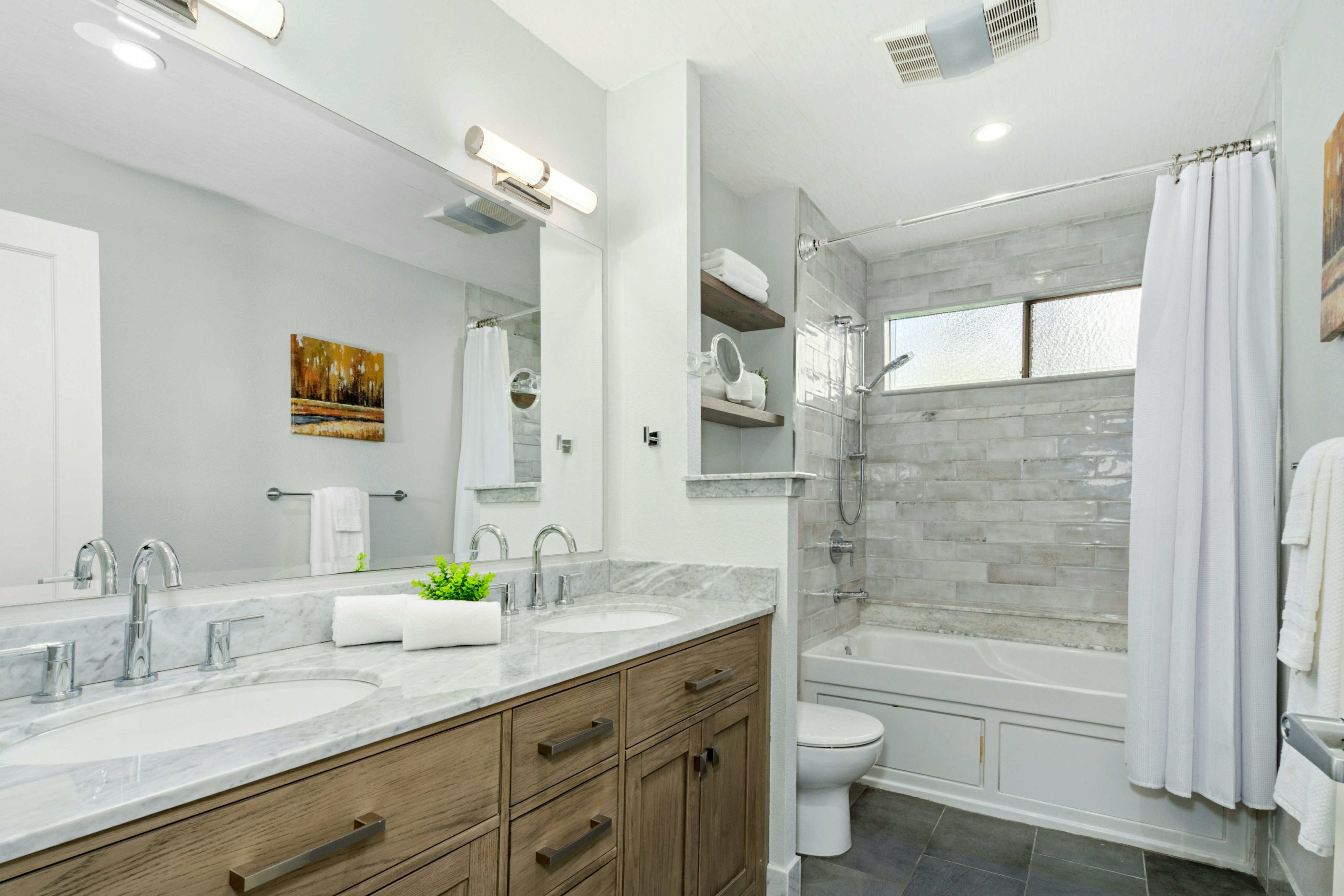 Property Photo: 13712 SE 44th Street WA 98006