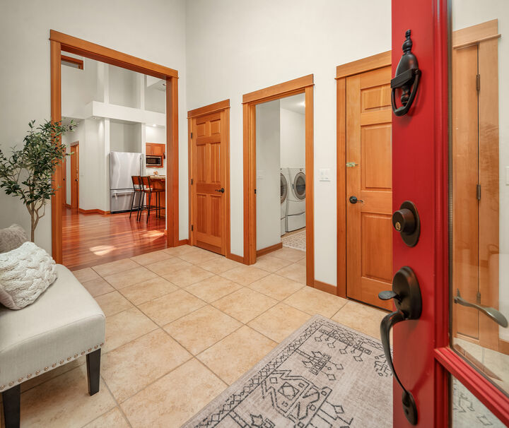 Property Photo: 14744 Sivertson Rd NE 14744 Sivertson Road NE WA 98110