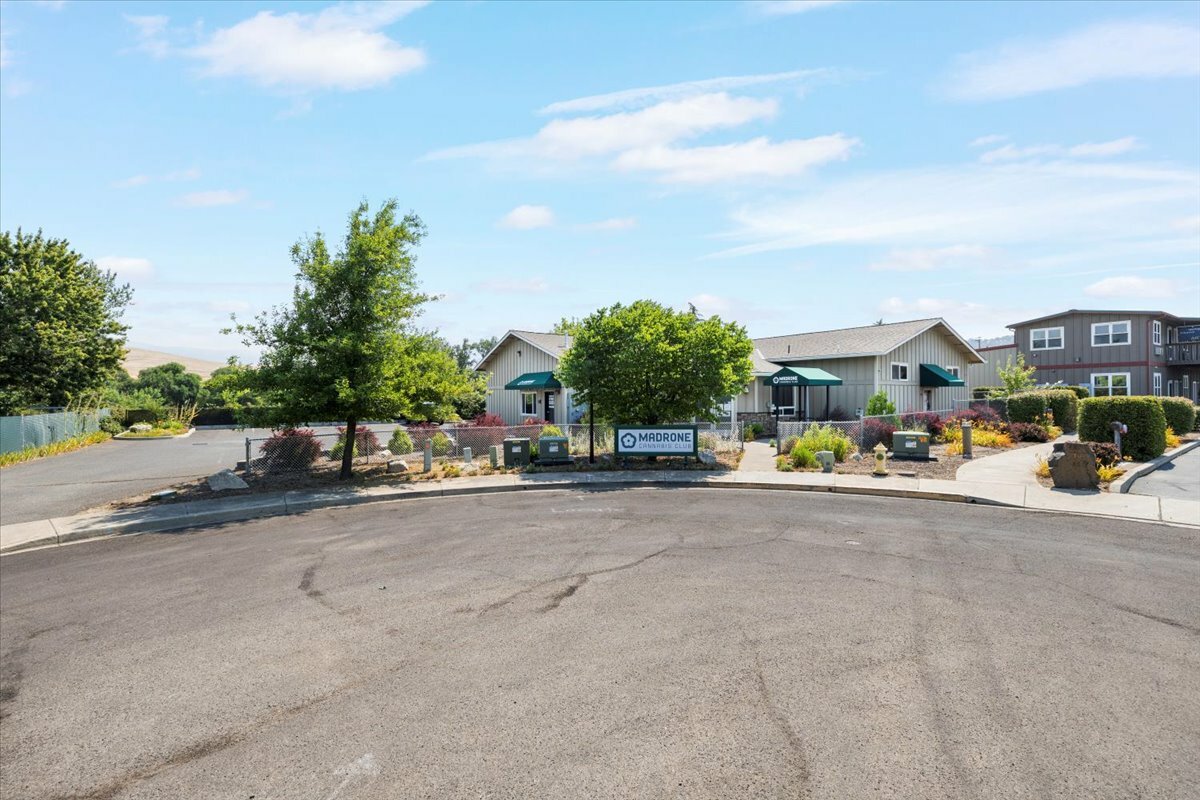 Property Photo:  481-485 Applegate Way  OR 97520 