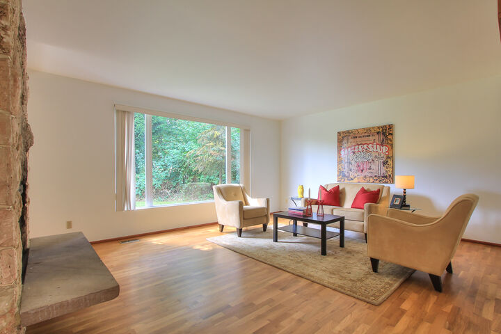 House for sale in Seatac 18909 46th Ave S, Seatac, WA 98188