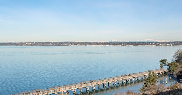 Property Photo: 514 S State St 305 WA 98225