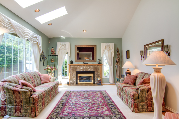 Property Photo: Entry and living room 6237 NE 193rd Ct  WA 98028 