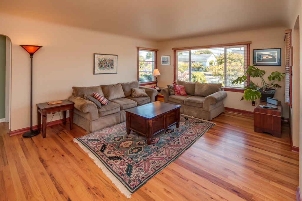 Property Photo: Living room 2811 Williams St WA 98225