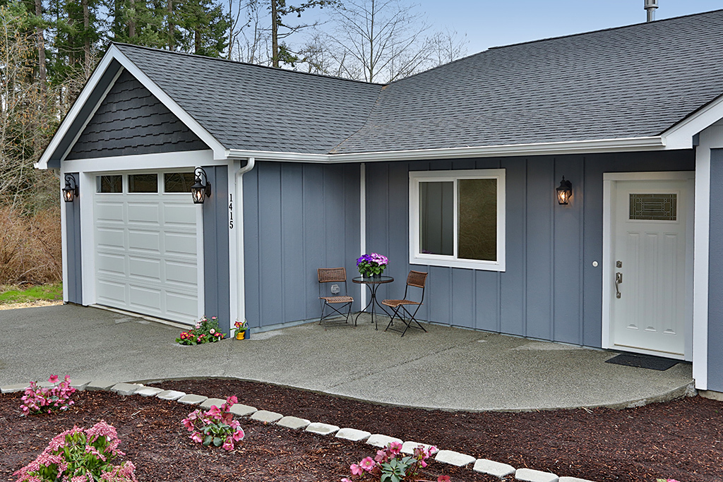 Property Photo:  1415 Castlewood Ct  WA 98249 