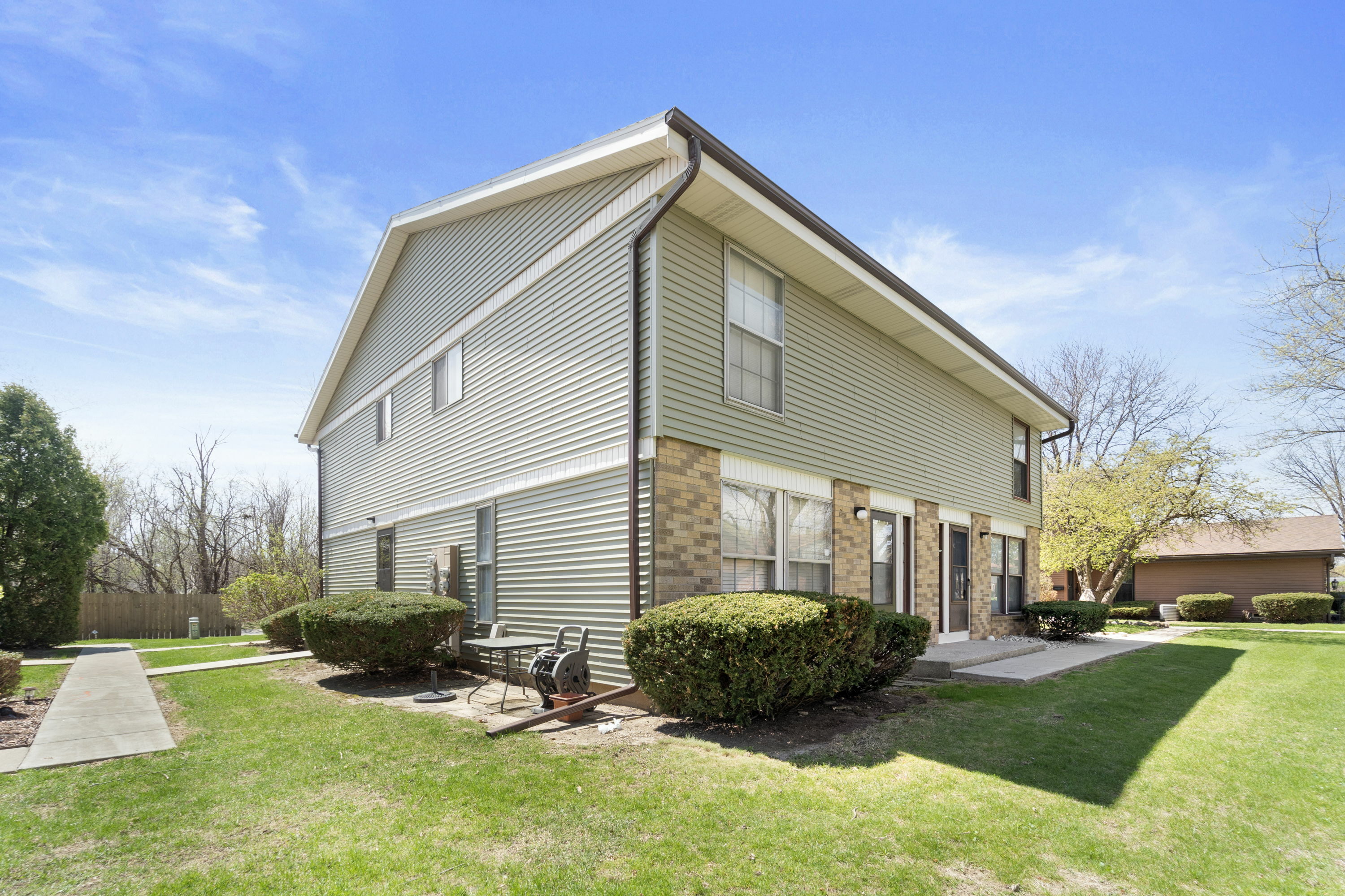 Property Photo: 6920 N Raintree Dr D WI 53223