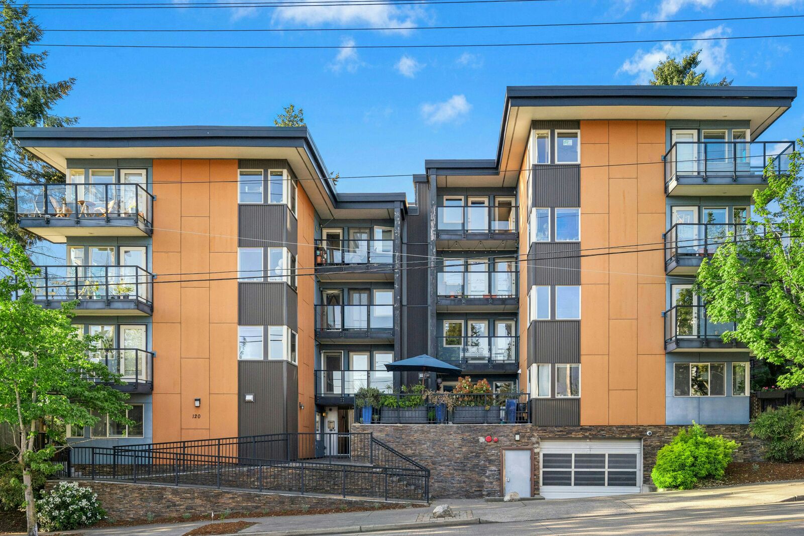 Property Photo:  120 NW 39th Street 208  WA 98107 
