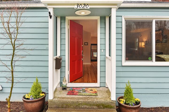 Property Photo:  3020 36th Ave W  WA 98199 