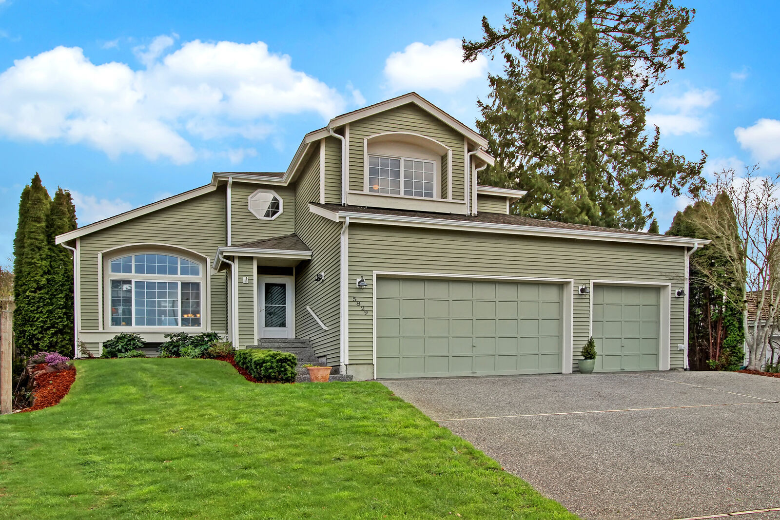 Property Photo:  5829 74th Dr NE  WA 98270 