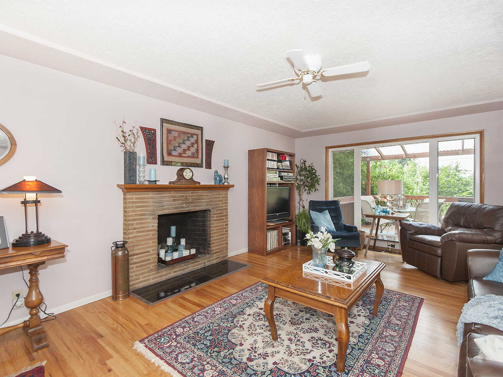 Property Photo: Living room 7108 SE Lincoln  OR 97215 