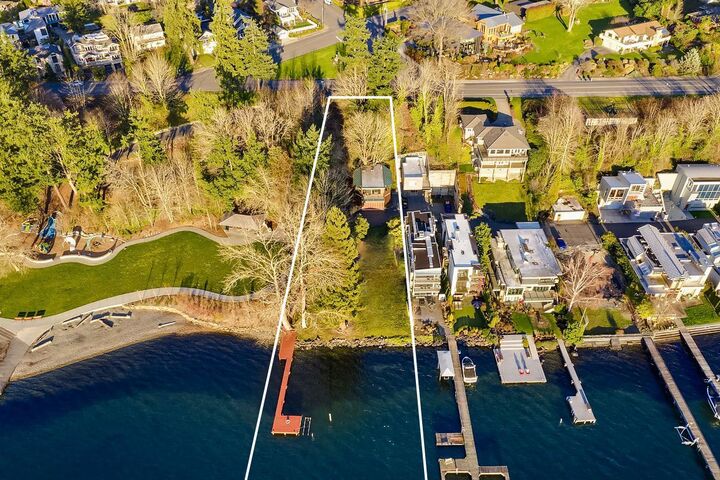 Property Photo:  557  5th Avenue W  WA 98033 