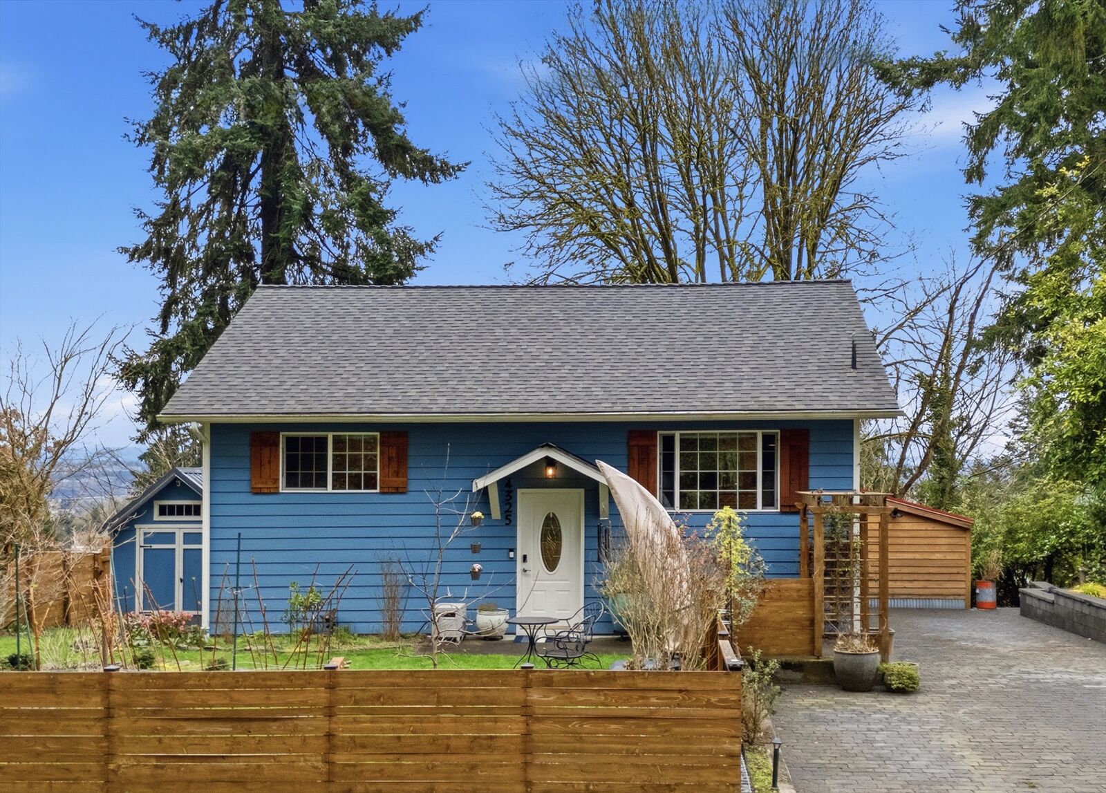 Property Photo:  4325  Federal Avenue  WA 98203 