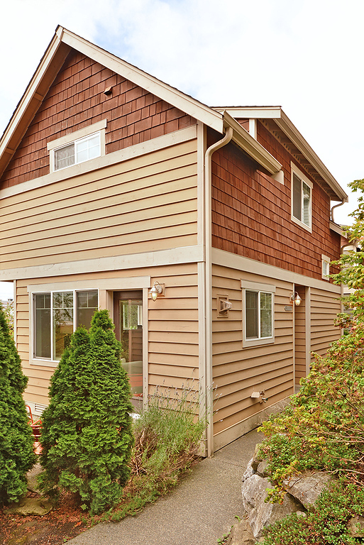 Property Photo:  7110 California Ave SW  WA 98136 