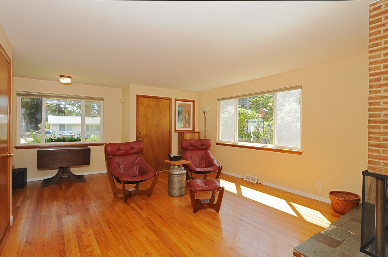 Property Photo: Living room 16427 15th Ave SW  WA 98166 