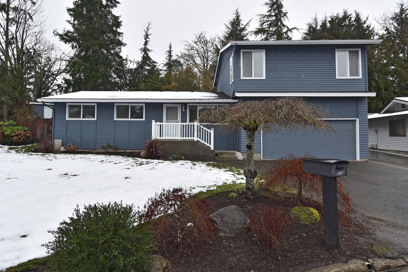 Property Photo: Exterior Front 1207 S 257th Place  WA 98198 